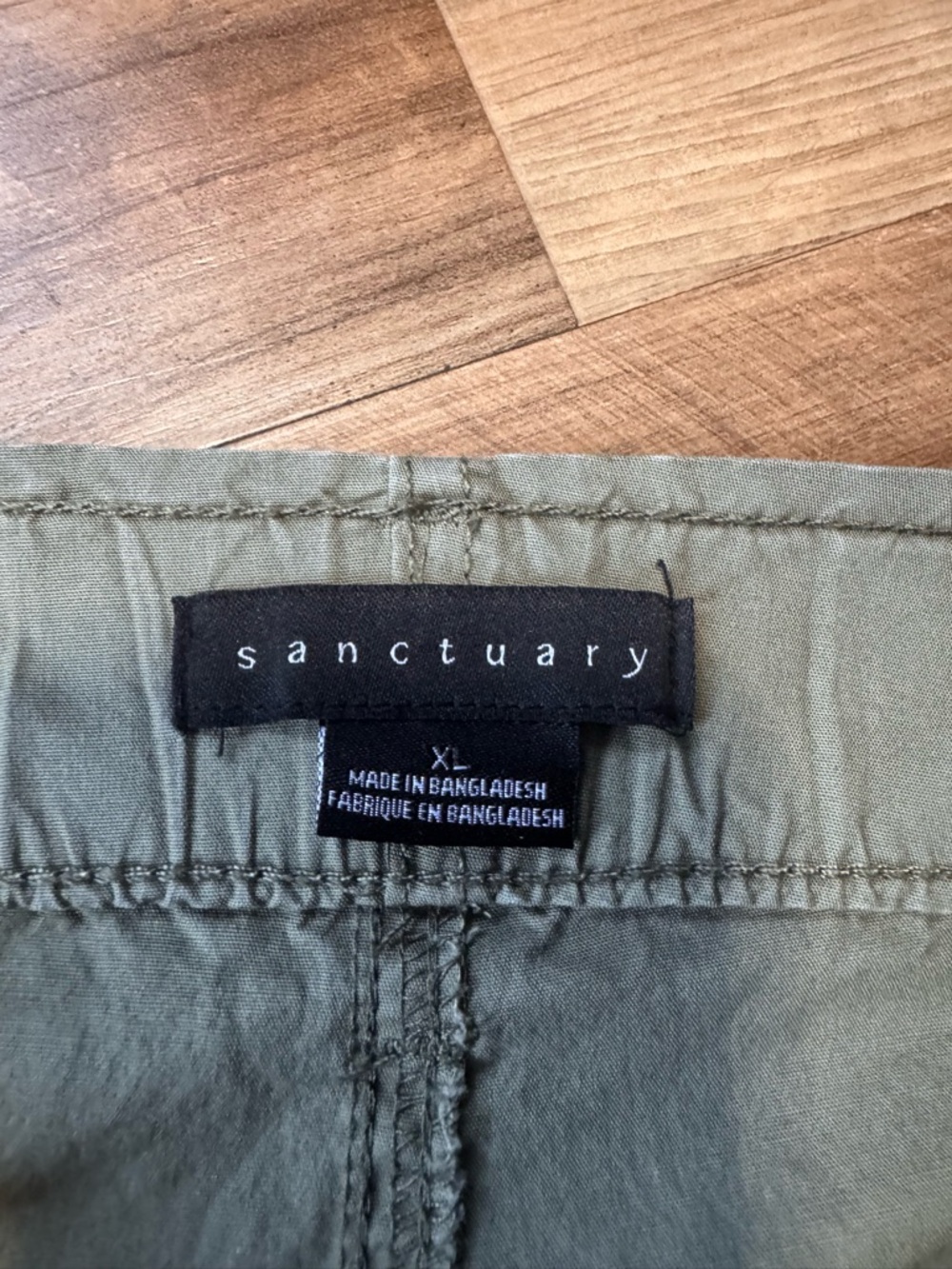 Sanctuary Army Green Utility Roll-Cuff Shorts with Pockets, Size XL - Picture 3 of 12